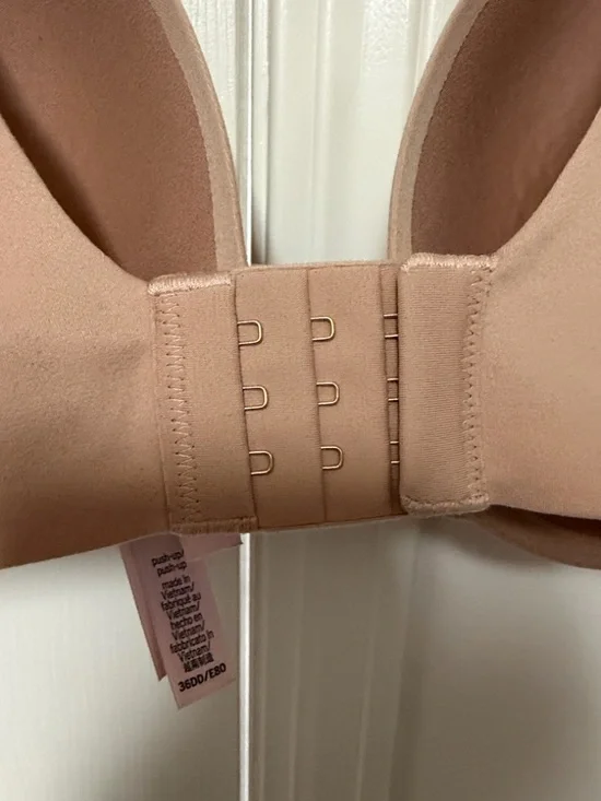 Victoria's Secret Smooth T-Shirt Bra — Nude Blush - Picture 3 of 6